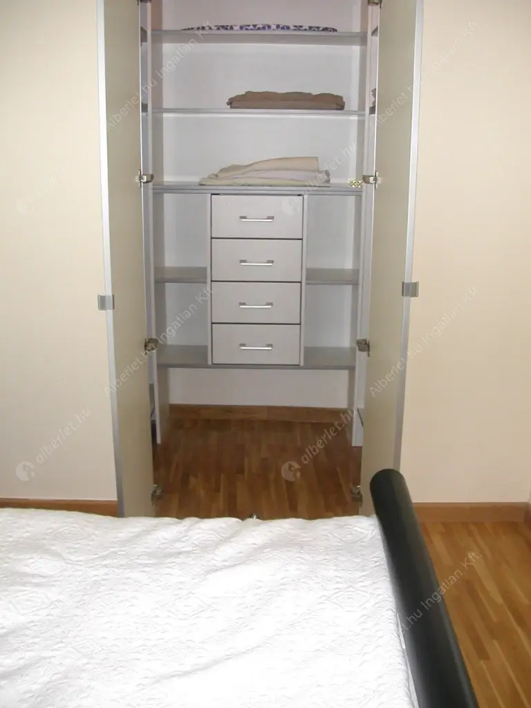 Kiadó albérlet 400000 Ft/hó áron: Budapest, V. kerület  Petőfi tér. Mérete: 52 nm, 2 szobás | Alberlet.hu - 6631115