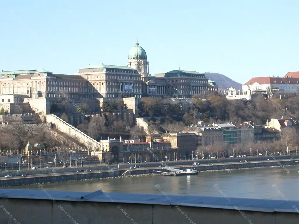 Kiadó albérlet 350000 Ft/hó áron: Budapest, V. kerület  Petőfi tér. Mérete: 52 nm, 2 szobás | Alberlet.hu - 6698614