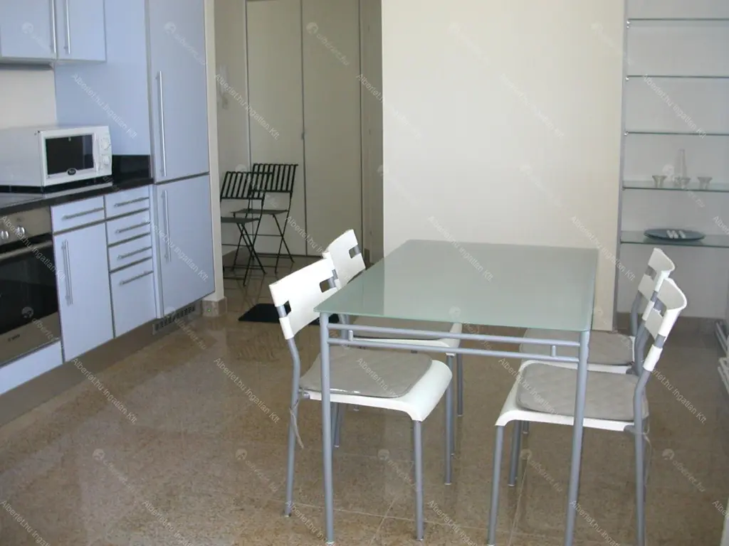 Kiadó albérlet 350000 Ft/hó áron: Budapest, V. kerület  Petőfi tér. Mérete: 52 nm, 2 szobás | Alberlet.hu - 6698623