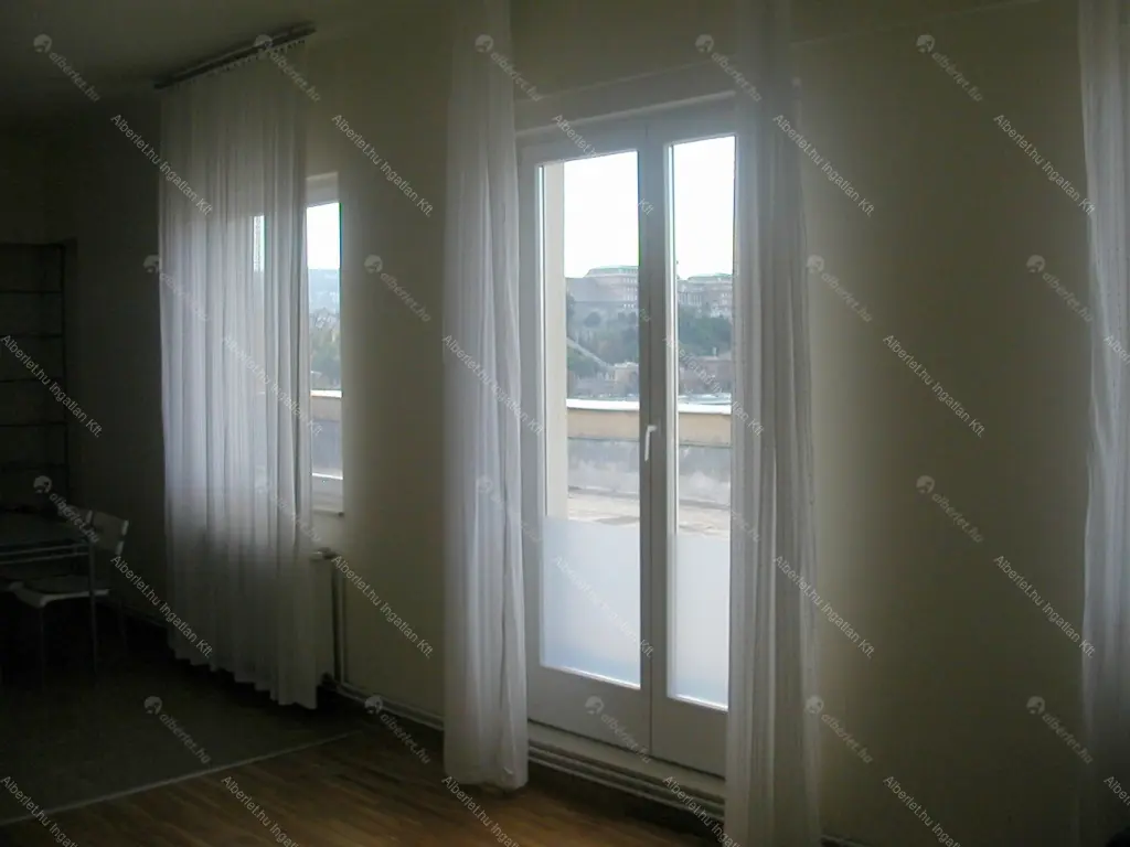 Kiadó albérlet 350000 Ft/hó áron: Budapest, V. kerület  Petőfi tér. Mérete: 52 nm, 2 szobás | Alberlet.hu - 6698624