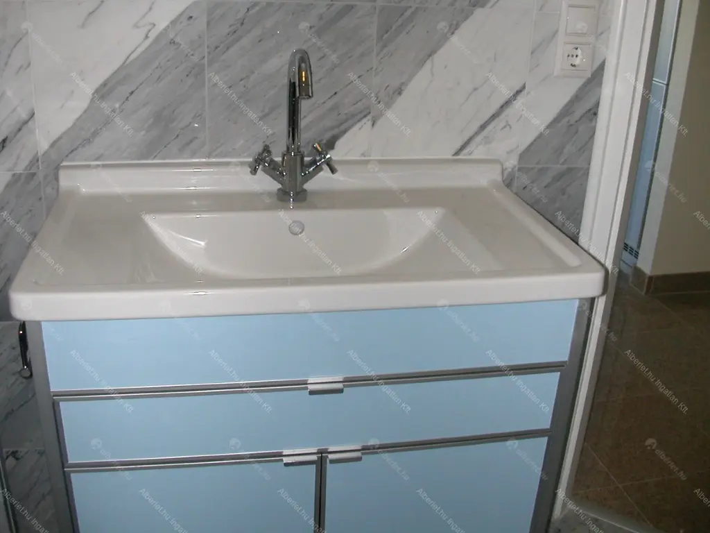 Kiadó albérlet 350000 Ft/hó áron: Budapest, V. kerület  Petőfi tér. Mérete: 52 nm, 2 szobás | Alberlet.hu - 6698628