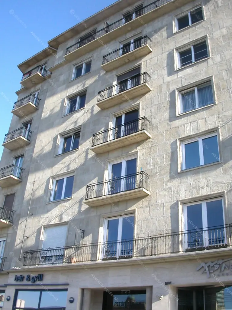 Kiadó albérlet 350000 Ft/hó áron: Budapest, V. kerület  Petőfi tér. Mérete: 52 nm, 2 szobás | Alberlet.hu - 6698630