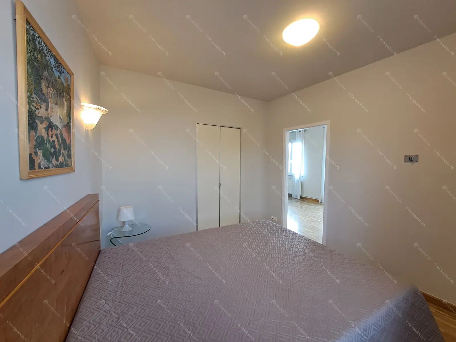 Kiadó albérlet 350000 Ft/hó áron: Budapest, V. kerület  Petőfi tér. Mérete: 52 nm, 2 szobás | Alberlet.hu - 6705133