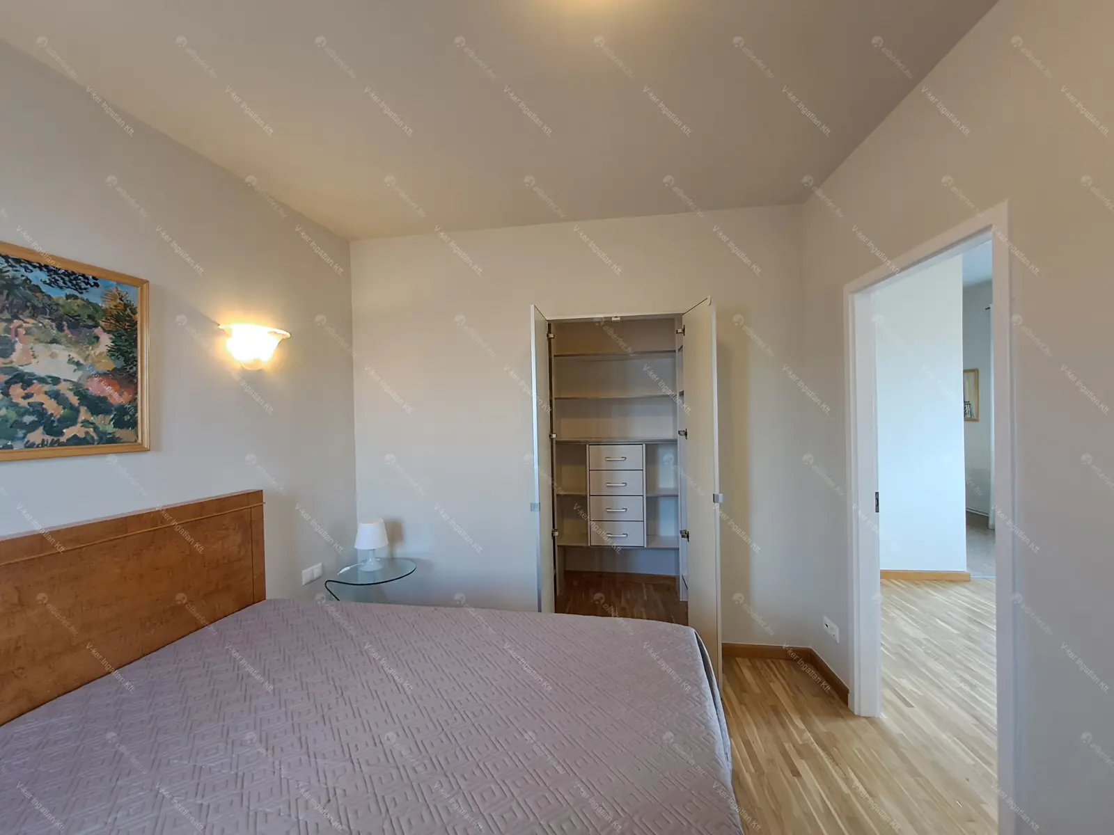 Kiadó albérlet 350000 Ft/hó áron: Budapest, V. kerület  Petőfi tér. Mérete: 52 nm, 2 szobás | Alberlet.hu - 6705135