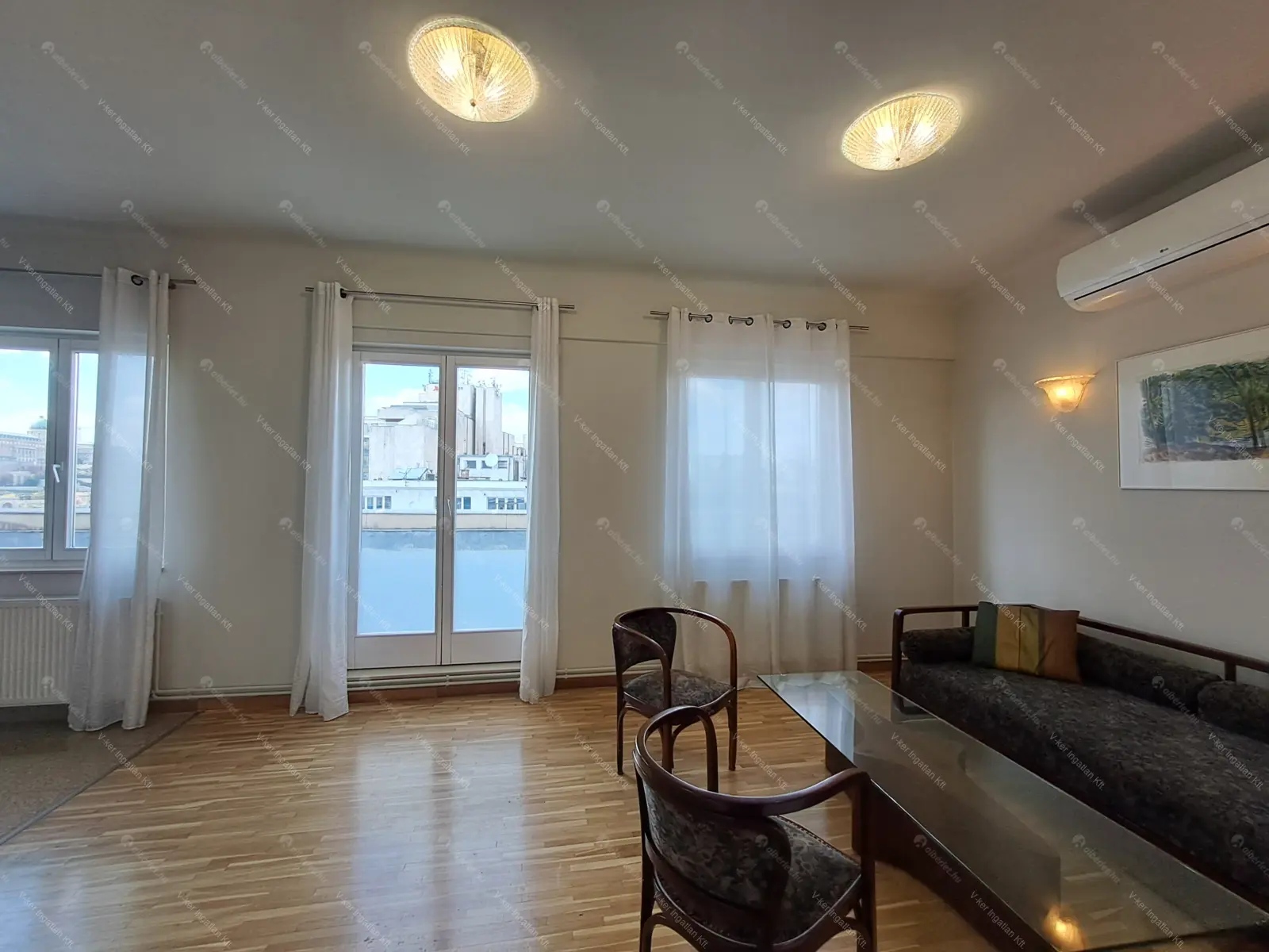 Kiadó albérlet 350000 Ft/hó áron: Budapest, V. kerület  Petőfi tér. Mérete: 52 nm, 2 szobás | Alberlet.hu - 6705136