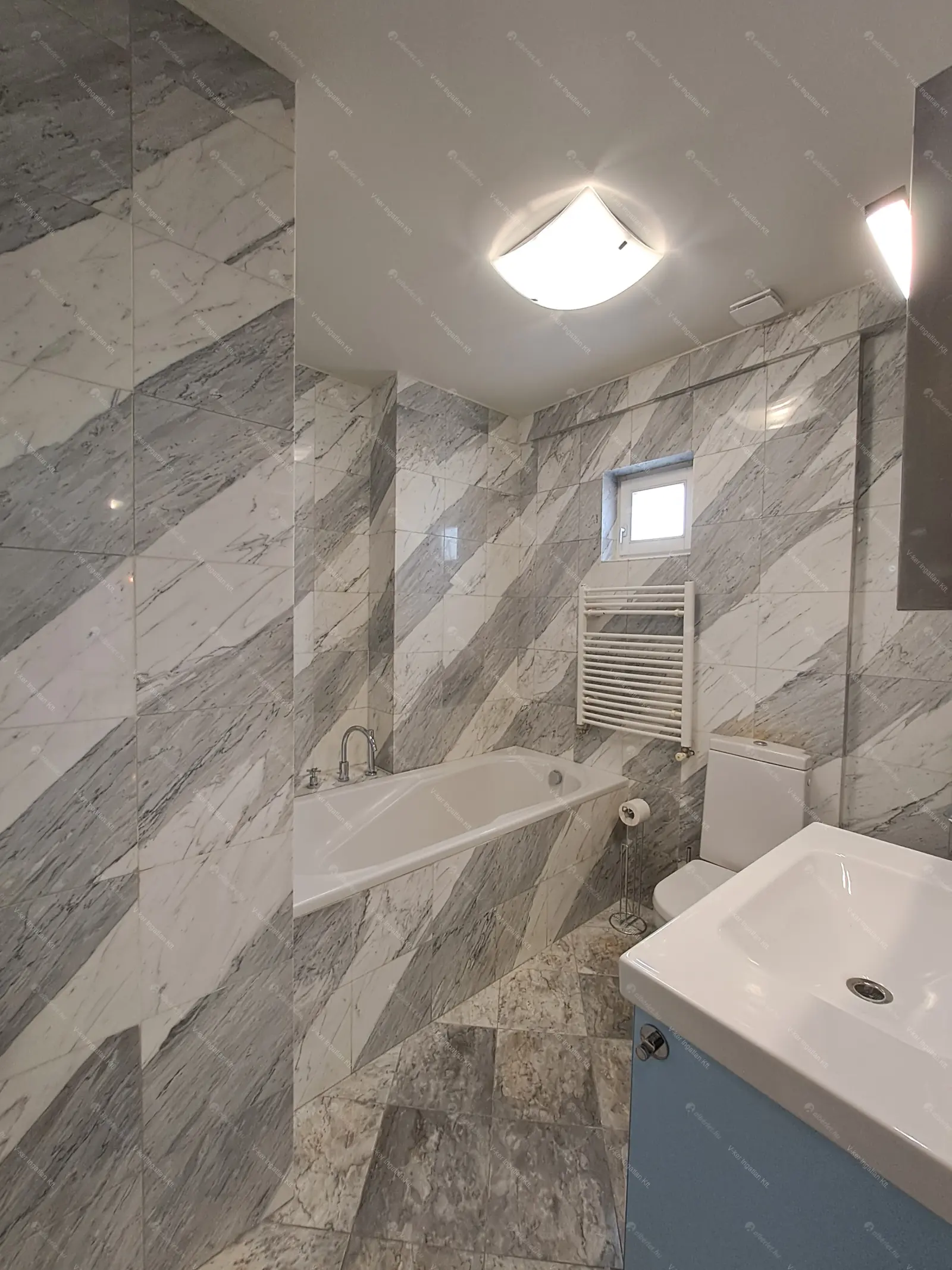 Kiadó albérlet 350000 Ft/hó áron: Budapest, V. kerület  Petőfi tér. Mérete: 52 nm, 2 szobás | Alberlet.hu - 6705147