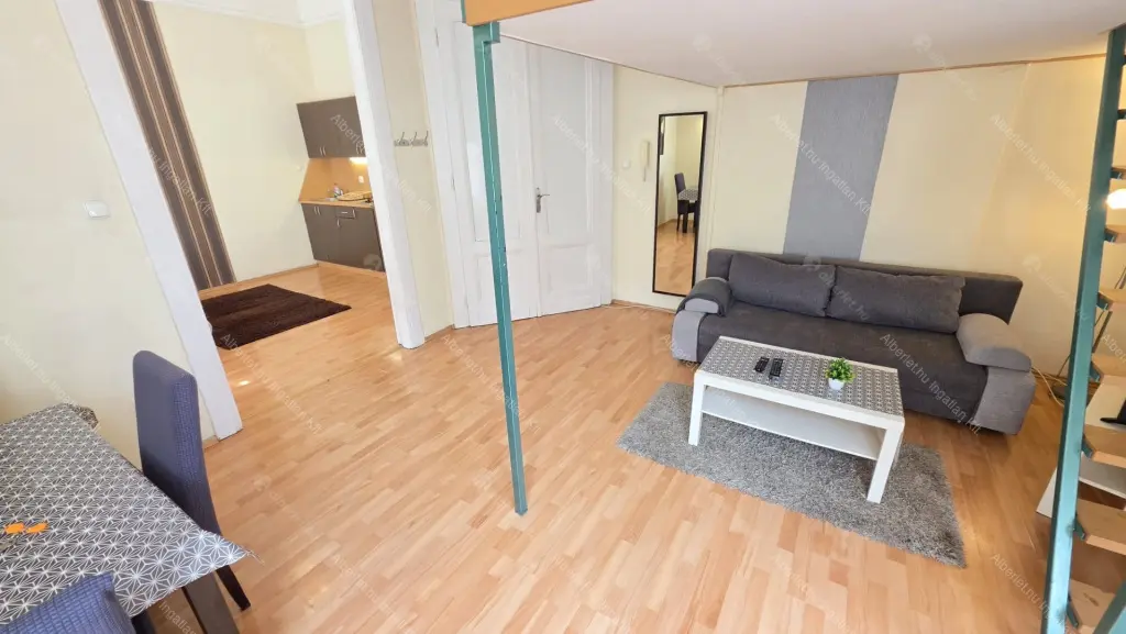 Kiadó albérlet 230000 Ft/hó áron: Budapest, V. kerület  Pilvax köz. Mérete: 45 nm, 2 szobás | Alberlet.hu - 6703778