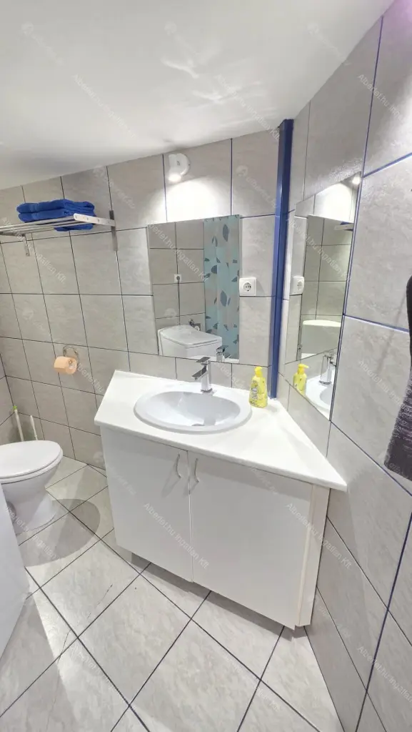 Kiadó albérlet 230000 Ft/hó áron: Budapest, V. kerület  Pilvax köz. Mérete: 45 nm, 2 szobás | Alberlet.hu - 6703782