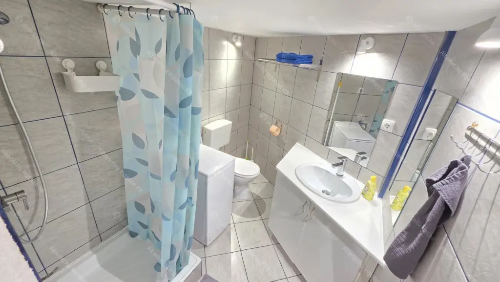 Kiadó albérlet 230000 Ft/hó áron: Budapest, V. kerület  Pilvax köz. Mérete: 45 nm, 2 szobás | Alberlet.hu - 6703783