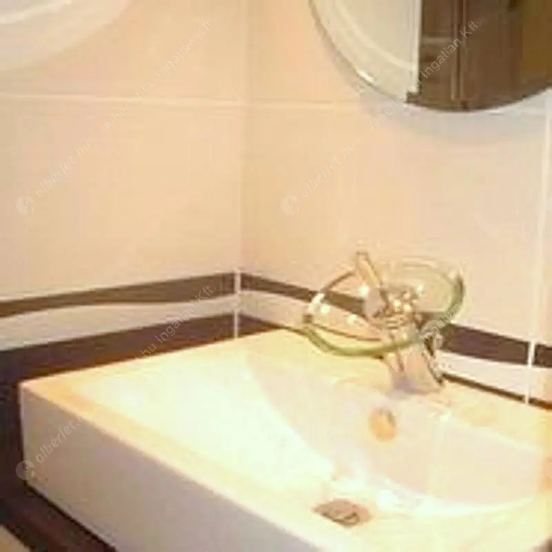 Kiadó albérlet 220000 Ft/hó áron: Budapest, V. kerület  Reáltanoda utca. Mérete: 40 nm, 1 szobás | Alberlet.hu - 6626578