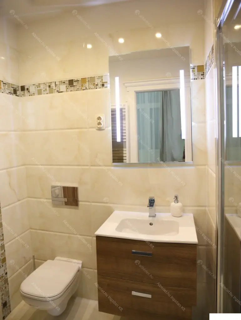 Kiadó albérlet 970000 Ft/hó áron: Budapest, V. kerület  Régi posta utca. Mérete: 170 nm, 3 szobás | Alberlet.hu - 6686996