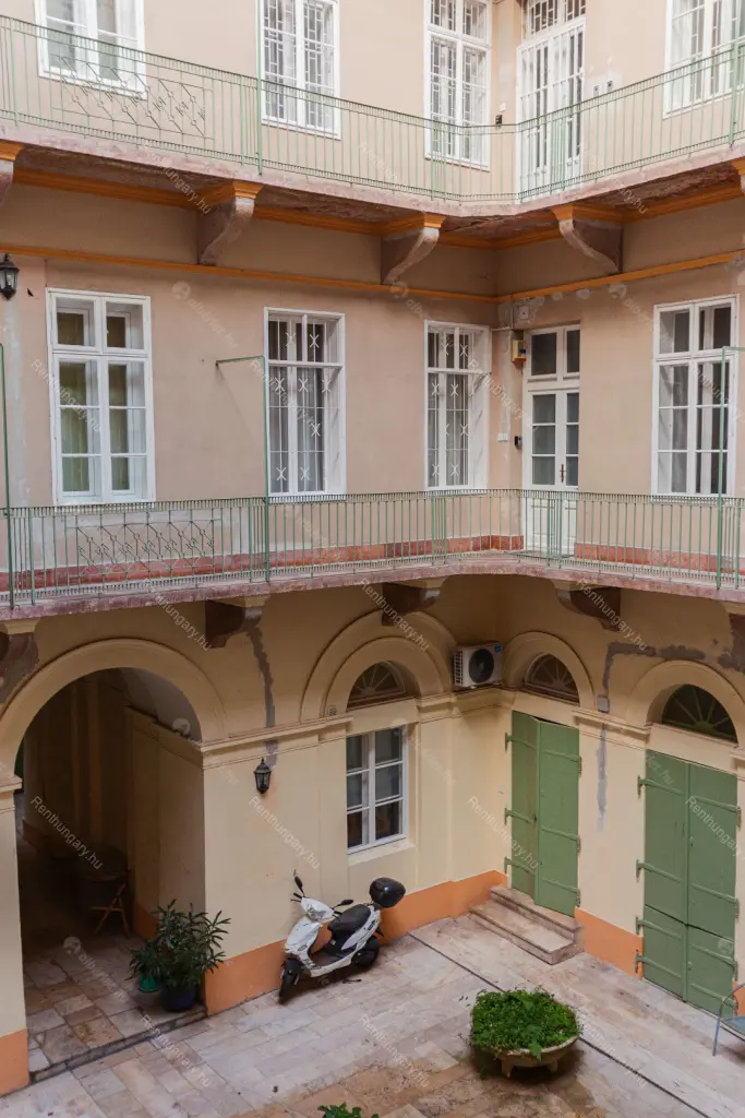 Kiadó albérlet 570000 Ft/hó áron: Budapest, V. kerület  Régi posta utca. Mérete: 73 nm, 3 szobás | Alberlet.hu - 6688699