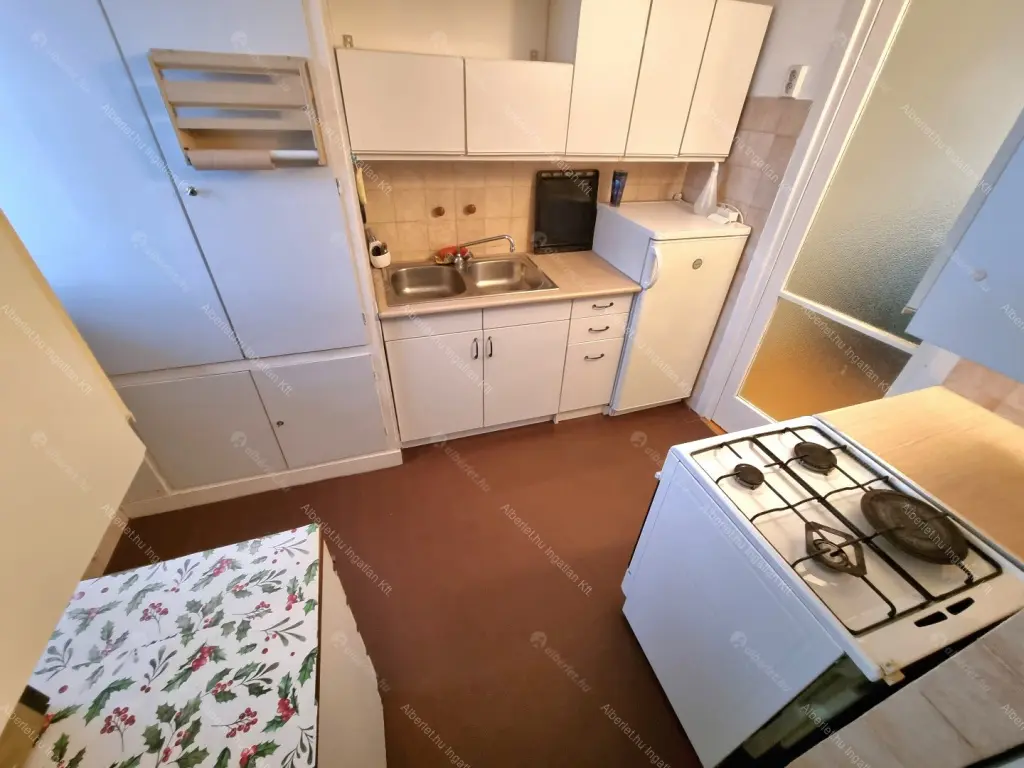 Kiadó albérlet 279000 Ft/hó áron: Budapest, V. kerület  Semmelweis utca. Mérete: 60 nm, 3 szobás | Alberlet.hu - 6692023