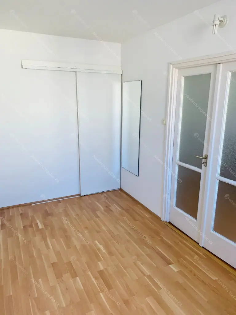 Kiadó albérlet 280000 Ft/hó áron: Budapest, V. kerület  Semmelweis utca. Mérete: 68 nm, 3 szobás | Alberlet.hu - 6687656