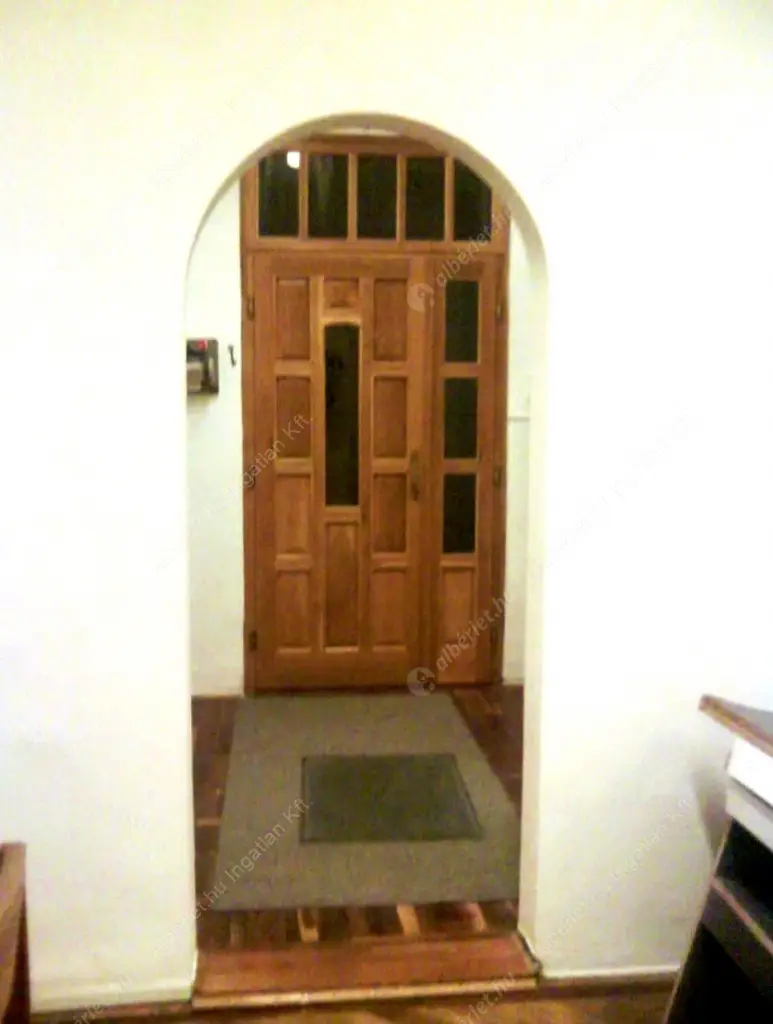 Kiadó albérlet 350000 Ft/hó áron: Budapest, V. kerület  Semmelweis utca. Mérete: 74 nm, 2 szobás | Alberlet.hu - 6558840