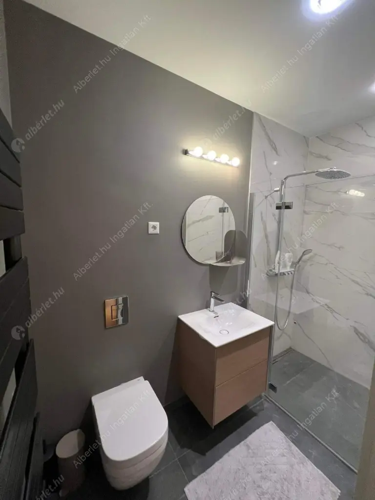 Kiadó albérlet 772000 Ft/hó áron: Budapest, V. kerület  Semmelweis utca. Mérete: 80 nm, 3 szobás | Alberlet.hu - 6629568