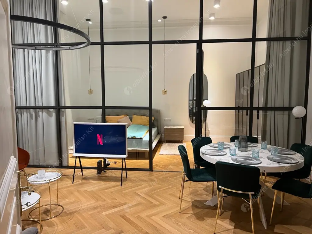 Kiadó albérlet 757000 Ft/hó áron: Budapest, V. kerület  Semmelweis utca. Mérete: 80 nm, 3 szobás | Alberlet.hu - 6637546