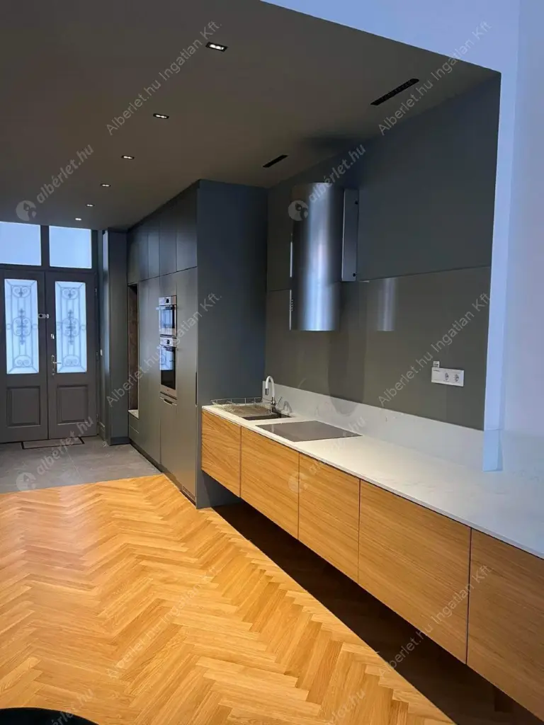 Kiadó albérlet 757000 Ft/hó áron: Budapest, V. kerület  Semmelweis utca. Mérete: 80 nm, 3 szobás | Alberlet.hu - 6637555