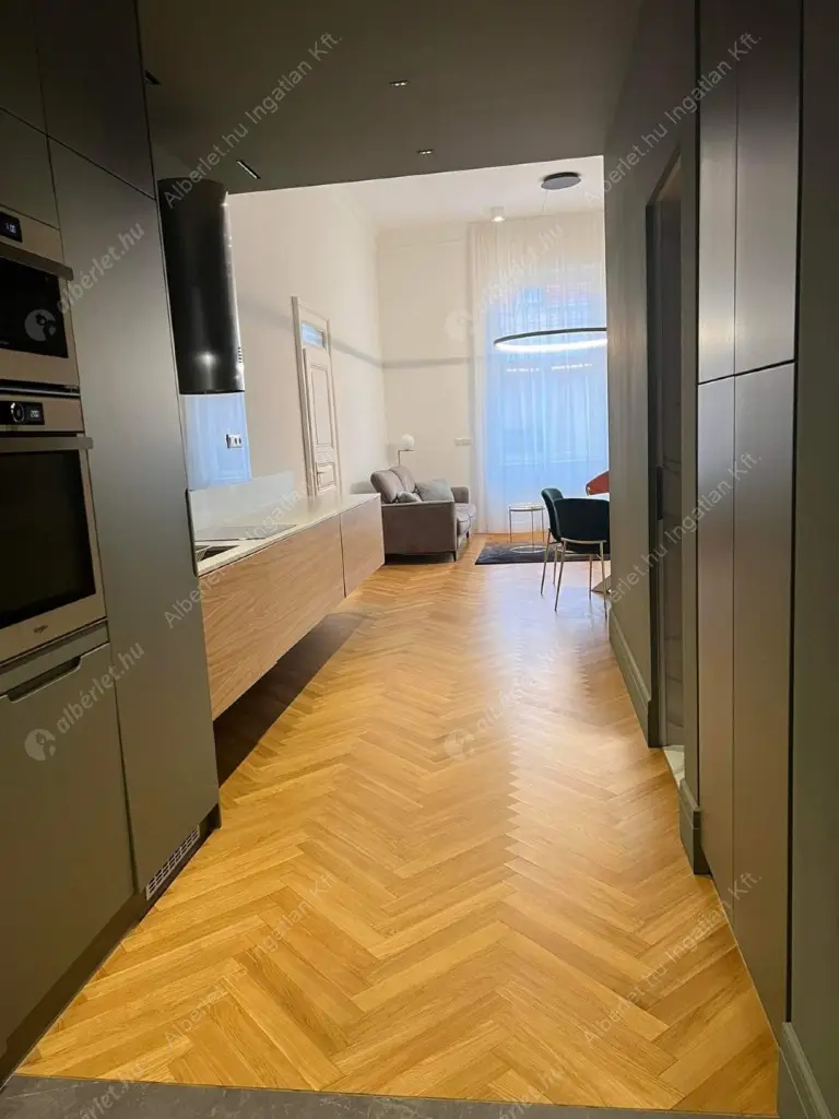 Kiadó albérlet 757000 Ft/hó áron: Budapest, V. kerület  Semmelweis utca. Mérete: 80 nm, 3 szobás | Alberlet.hu - 6637556