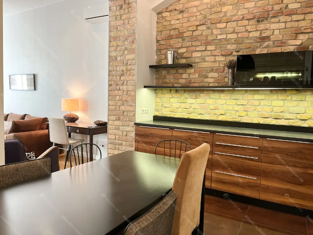 Kiadó albérlet 500000 Ft/hó áron: Budapest, V. kerület  Só utca. Mérete: 81 nm, 3 szobás | Alberlet.hu - 6682641