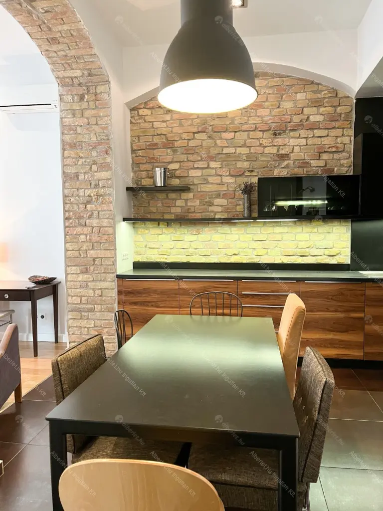 Kiadó albérlet 500000 Ft/hó áron: Budapest, V. kerület  Só utca. Mérete: 81 nm, 3 szobás | Alberlet.hu - 6682648