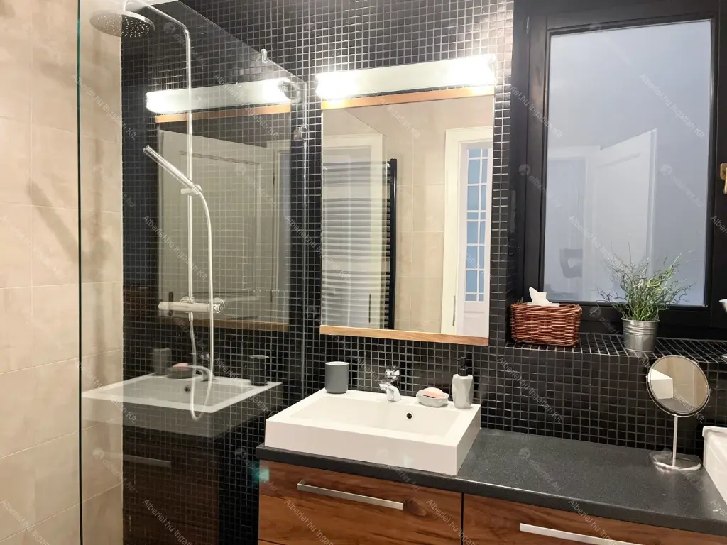 Kiadó albérlet 500000 Ft/hó áron: Budapest, V. kerület  Só utca. Mérete: 81 nm, 3 szobás | Alberlet.hu - 6682658