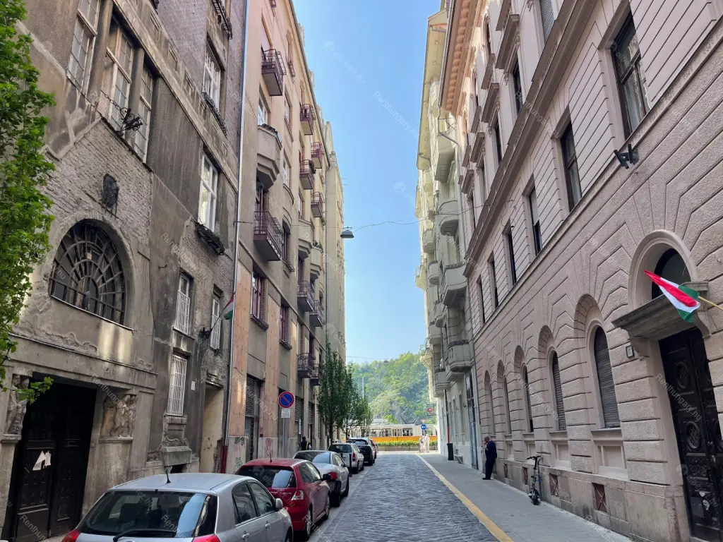 Kiadó albérlet 303000 Ft/hó áron: Budapest, V. kerület  Sörház utca. Mérete: 78 nm, 2 szobás | Alberlet.hu - 6693669