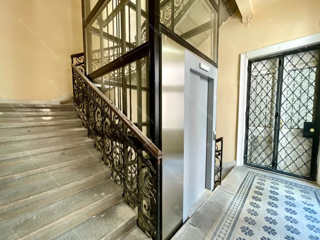 Kiadó albérlet 303000 Ft/hó áron: Budapest, V. kerület  Sörház utca. Mérete: 78 nm, 2 szobás | Alberlet.hu - 6693675