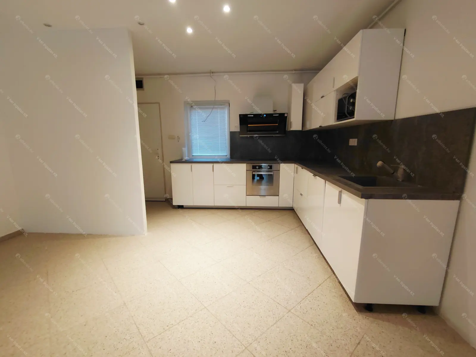 Kiadó albérlet 490000 Ft/hó áron: Budapest, V. kerület  Stollár Béla utca. Mérete: 110 nm, 4 szobás | Alberlet.hu - 6643127