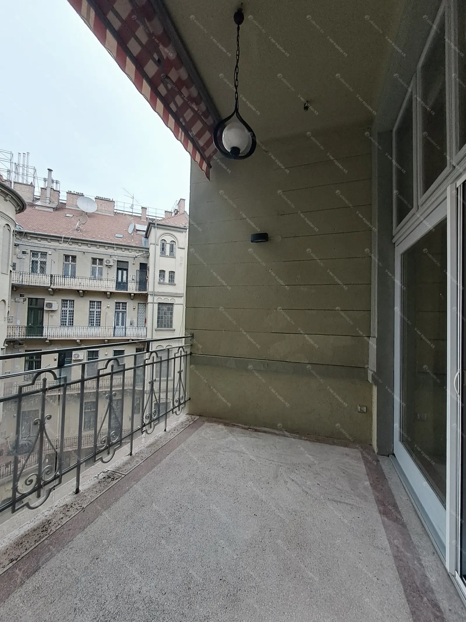 Kiadó albérlet 1522000 Ft/hó áron: Budapest, V. kerület  Szabadság tér. Mérete: 206 nm, 6 szobás | Alberlet.hu - 6651479