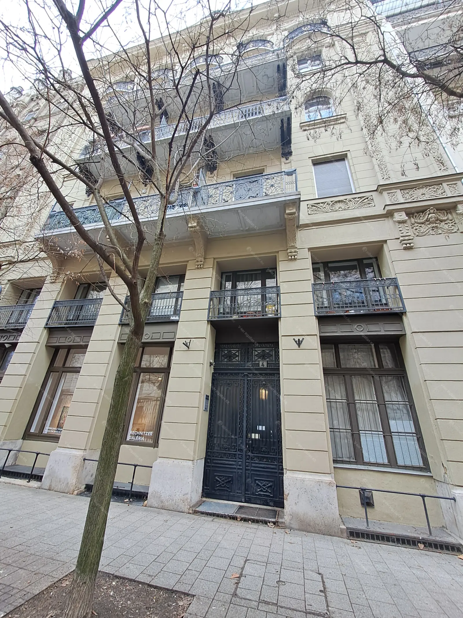 Kiadó albérlet 1522000 Ft/hó áron: Budapest, V. kerület  Szabadság tér. Mérete: 206 nm, 6 szobás | Alberlet.hu - 6651495