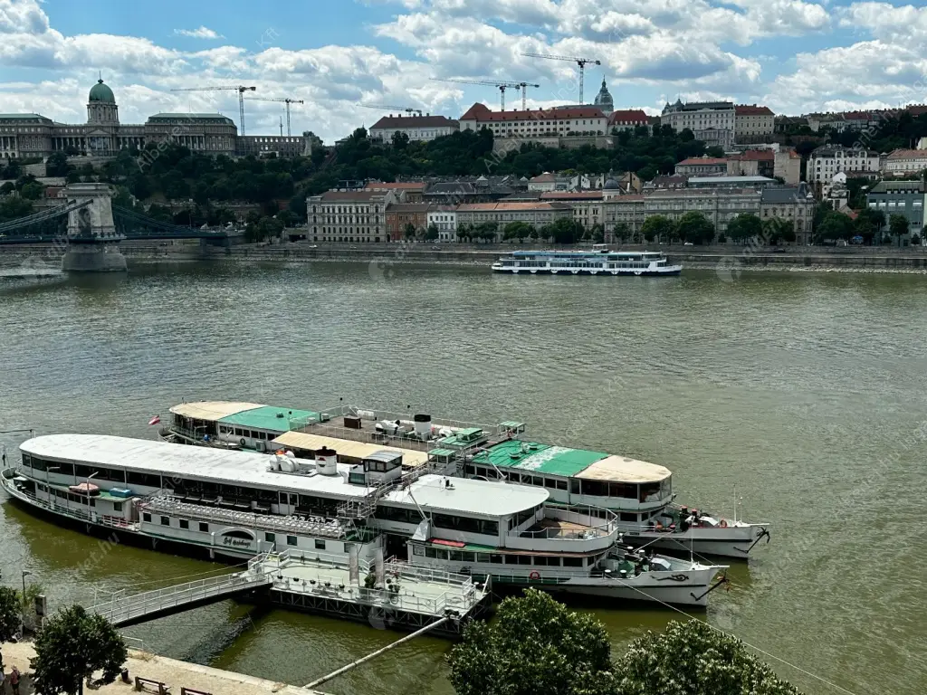 Kiadó albérlet 329000 Ft/hó áron: Budapest, V. kerület  Széchenyi utca. Mérete: 30 nm, 1 szobás | Alberlet.hu - 6521587