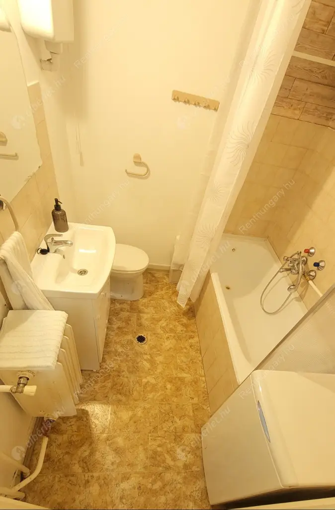 Kiadó albérlet 200000 Ft/hó áron: Budapest, V. kerület  Széchenyi utca. Mérete: 42 nm, 1 szobás | Alberlet.hu - 6568545