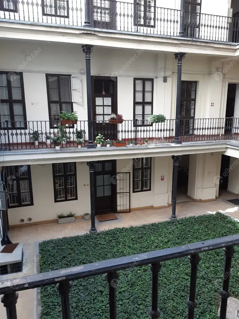 Kiadó albérlet 200000 Ft/hó áron: Budapest, V. kerület  Széchenyi utca. Mérete: 42 nm, 1 szobás | Alberlet.hu - 6568551