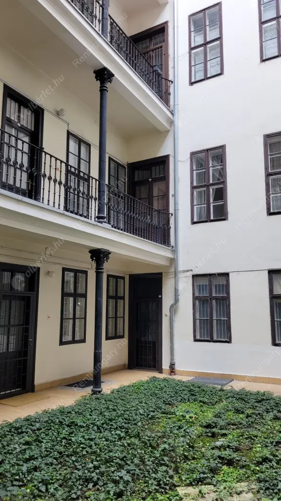 Kiadó albérlet 200000 Ft/hó áron: Budapest, V. kerület  Széchenyi utca. Mérete: 42 nm, 1 szobás | Alberlet.hu - 6568552