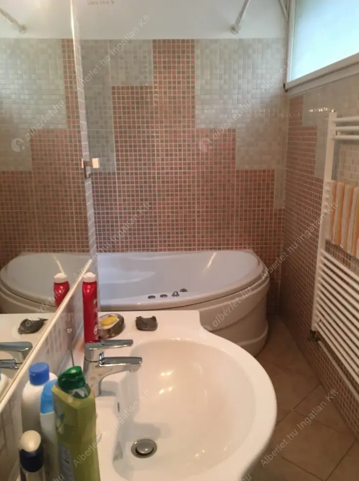 Kiadó albérlet 320000 Ft/hó áron: Budapest, V. kerület  Széchenyi utca. Mérete: 62 nm, 3 szobás | Alberlet.hu - 6556606