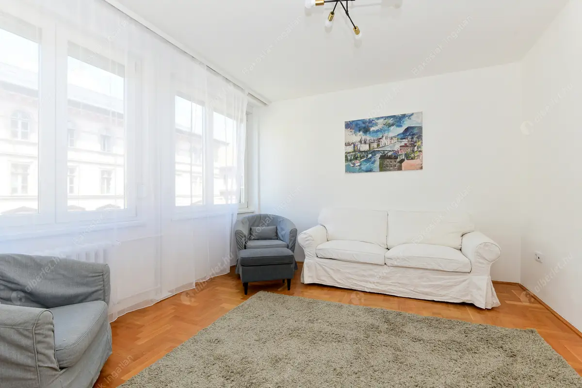 Kiadó albérlet 383000 Ft/hó áron: Budapest, V. kerület  Széchenyi utca. Mérete: 68 nm, 3 szobás | Alberlet.hu - 6487406