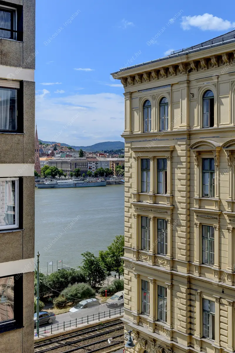 Kiadó albérlet 383000 Ft/hó áron: Budapest, V. kerület  Széchenyi utca. Mérete: 68 nm, 3 szobás | Alberlet.hu - 6487408