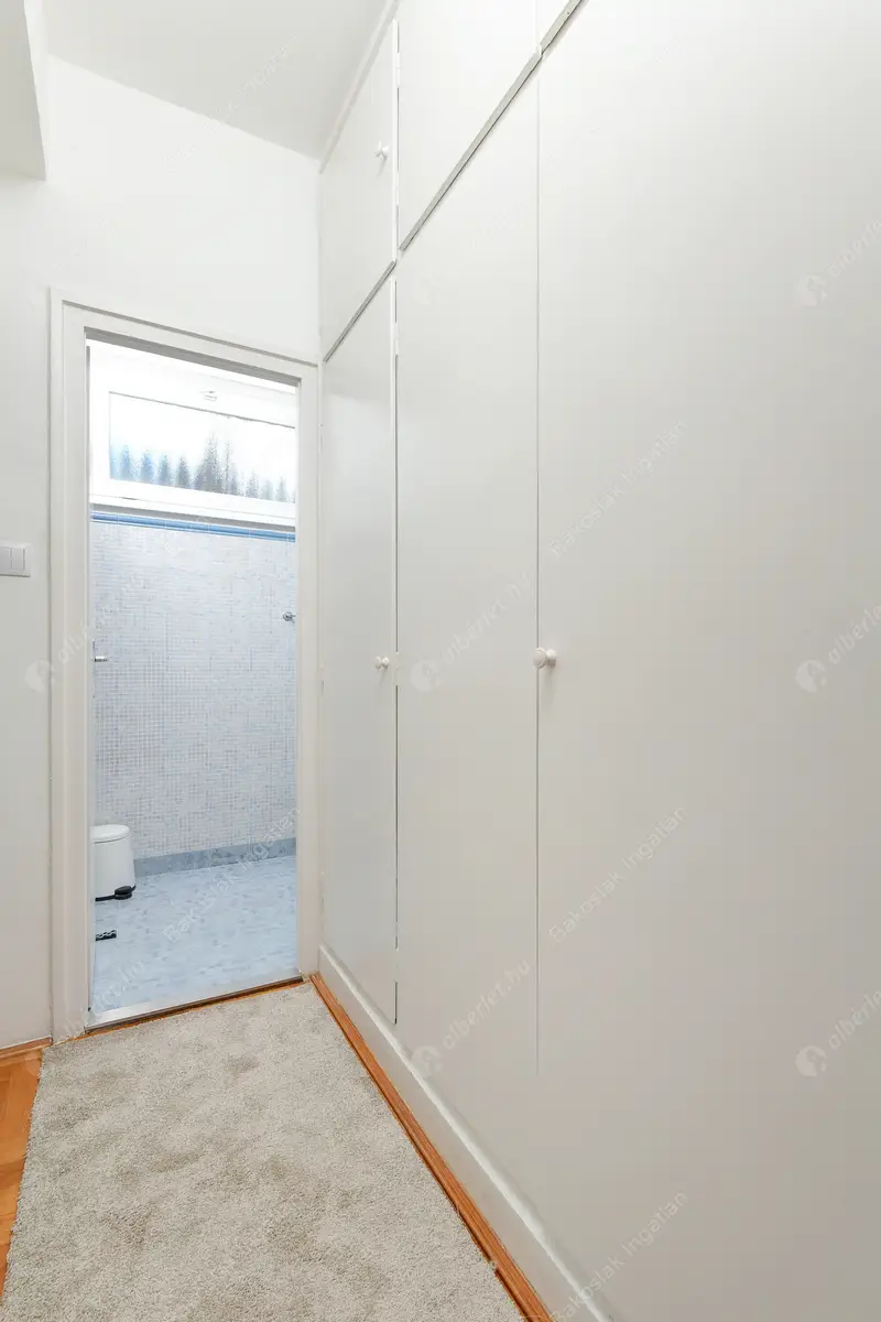 Kiadó albérlet 383000 Ft/hó áron: Budapest, V. kerület  Széchenyi utca. Mérete: 68 nm, 3 szobás | Alberlet.hu - 6487417