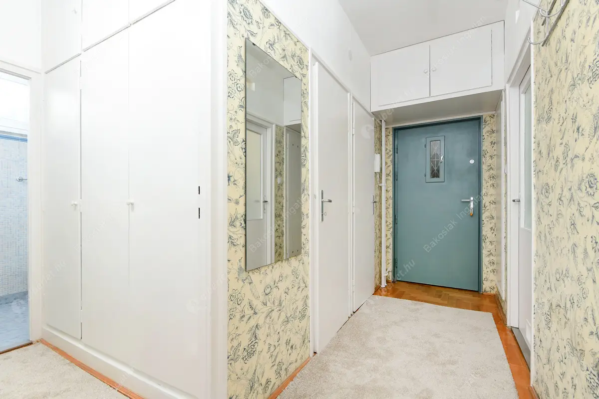 Kiadó albérlet 383000 Ft/hó áron: Budapest, V. kerület  Széchenyi utca. Mérete: 68 nm, 3 szobás | Alberlet.hu - 6487419