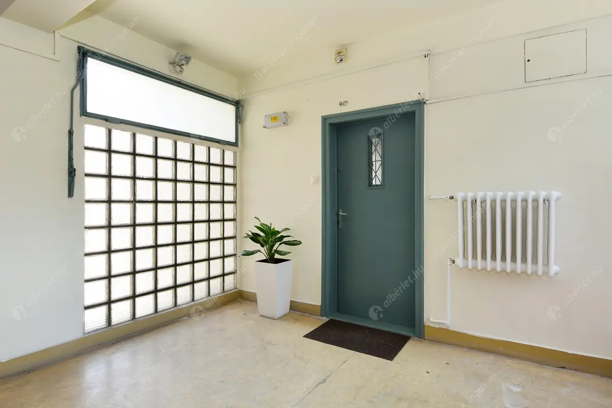 Kiadó albérlet 383000 Ft/hó áron: Budapest, V. kerület  Széchenyi utca. Mérete: 68 nm, 3 szobás | Alberlet.hu - 6487420