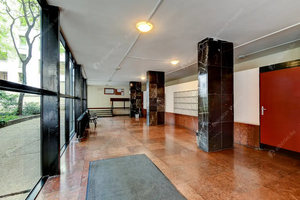 Kiadó albérlet 383000 Ft/hó áron: Budapest, V. kerület  Széchenyi utca. Mérete: 68 nm, 3 szobás | Alberlet.hu - 6492045