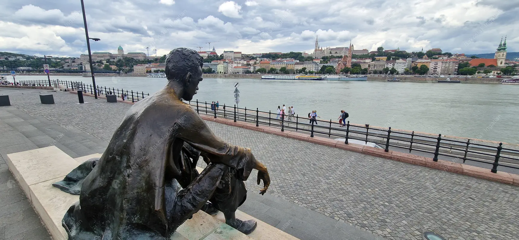 Kiadó albérlet 383000 Ft/hó áron: Budapest, V. kerület  Széchenyi utca. Mérete: 68 nm, 3 szobás | Alberlet.hu - 6492047