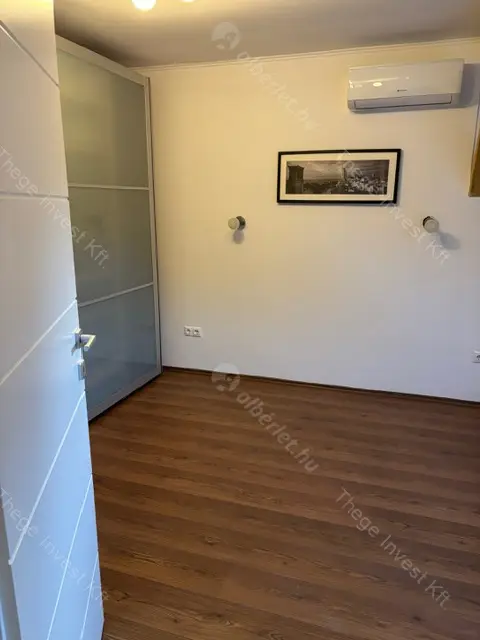 Kiadó albérlet 500000 Ft/hó áron: Budapest, V. kerület  Széchenyi utca. Mérete: 80 nm, 4 szobás | Alberlet.hu - 6611379