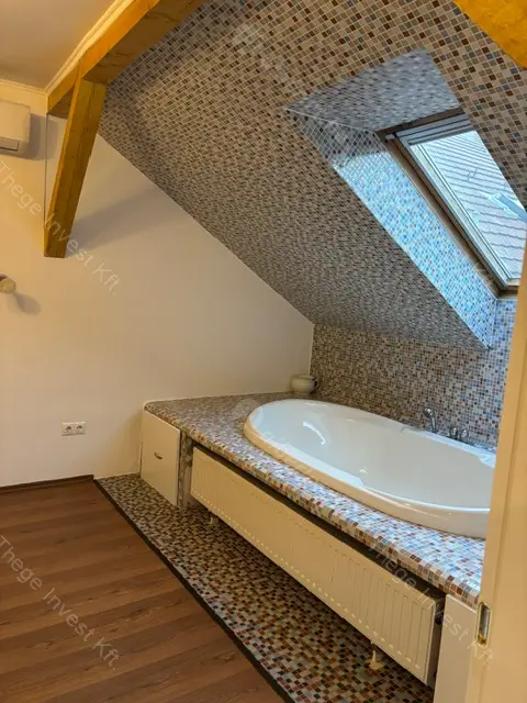 Kiadó albérlet 500000 Ft/hó áron: Budapest, V. kerület  Széchenyi utca. Mérete: 80 nm, 4 szobás | Alberlet.hu - 6611380