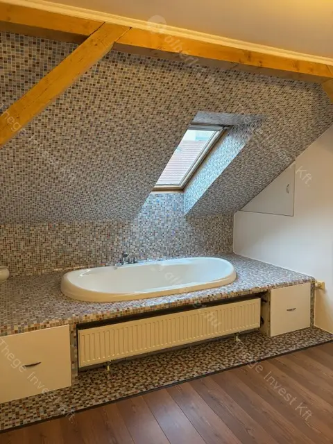 Kiadó albérlet 500000 Ft/hó áron: Budapest, V. kerület  Széchenyi utca. Mérete: 80 nm, 4 szobás | Alberlet.hu - 6611381