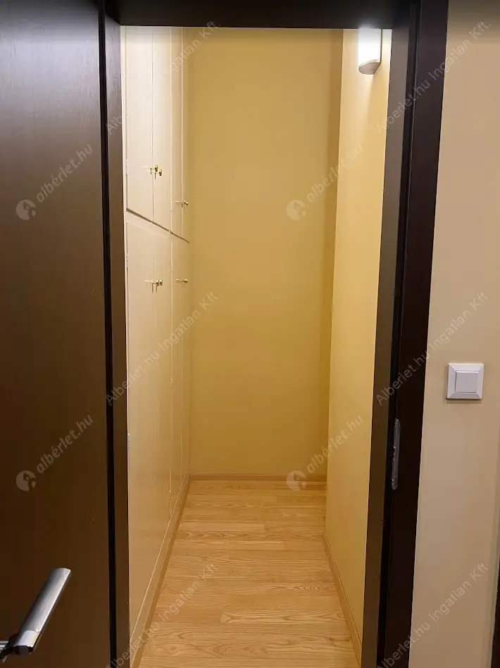 Kiadó albérlet 490000 Ft/hó áron: Budapest, V. kerület  Szemere utca. Mérete: 90 nm, 4 szobás | Alberlet.hu - 6624957