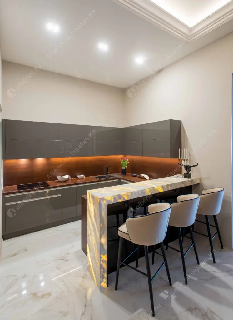 Kiadó albérlet 965000 Ft/hó áron: Budapest, V. kerület  Szent István körút. Mérete: 130 nm, 4 szobás | Alberlet.hu - 6623462