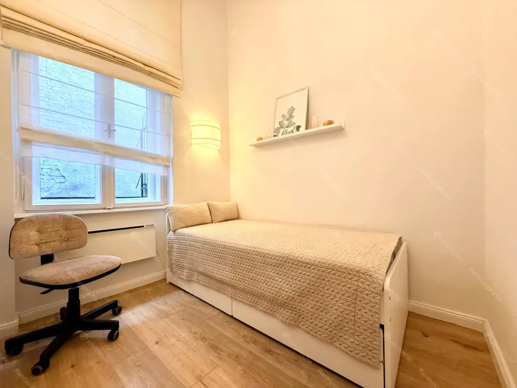 Kiadó albérlet 280000 Ft/hó áron: Budapest, V. kerület  Szent István körút. Mérete: 43 nm, 1 szobás | Alberlet.hu - 6677851