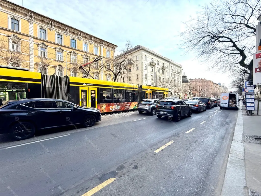 Kiadó albérlet 280000 Ft/hó áron: Budapest, V. kerület  Szent István körút. Mérete: 43 nm, 1 szobás | Alberlet.hu - 6706829